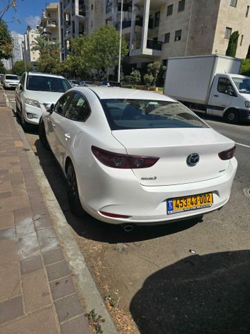 מאזדה 3