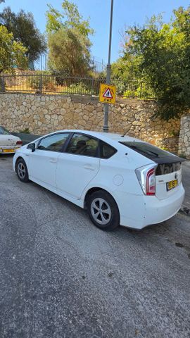 טויוטה פריוס