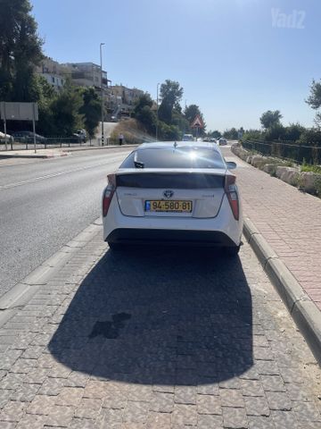טויוטה פריוס