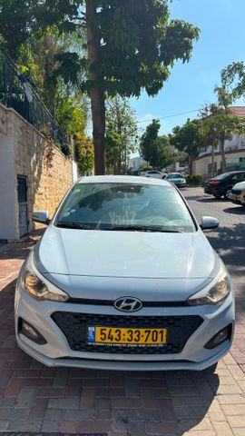 יונדאי i20