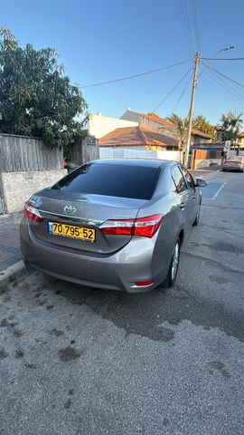 טויוטה קורולה