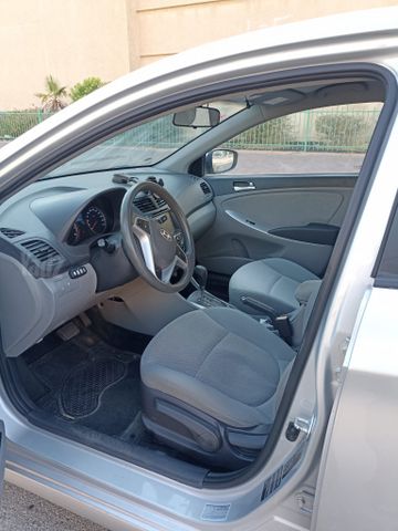 יונדאי אקסנט i25