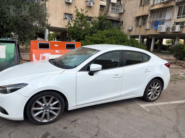 מאזדה 3