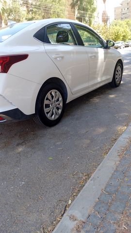 יונדאי אקסנט i25