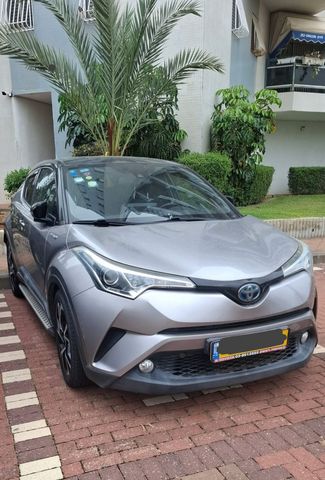 מודעת רכב טויוטה C-HR