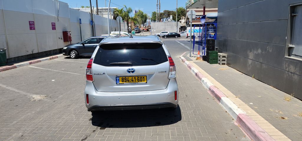מודעת רכב טויוטה פריוס פלוס