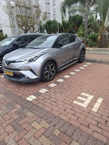 טויוטה C-HR