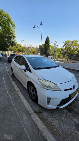מודעת רכב טויוטה פריוס