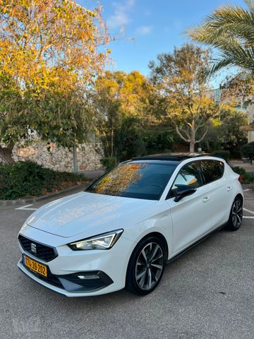 מודעת רכב סיאט לאון