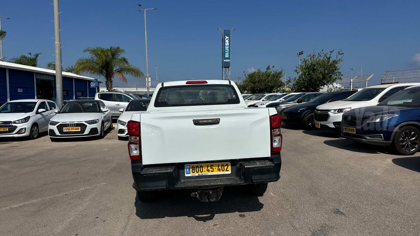איסוזו די-מקס