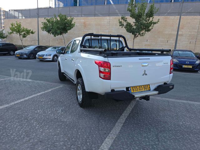 מיצובישי טרייטון / L200