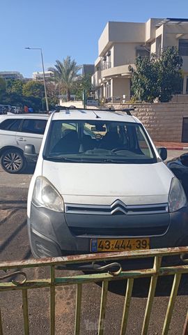 מודעת רכב סיטרואן ברלינגו
