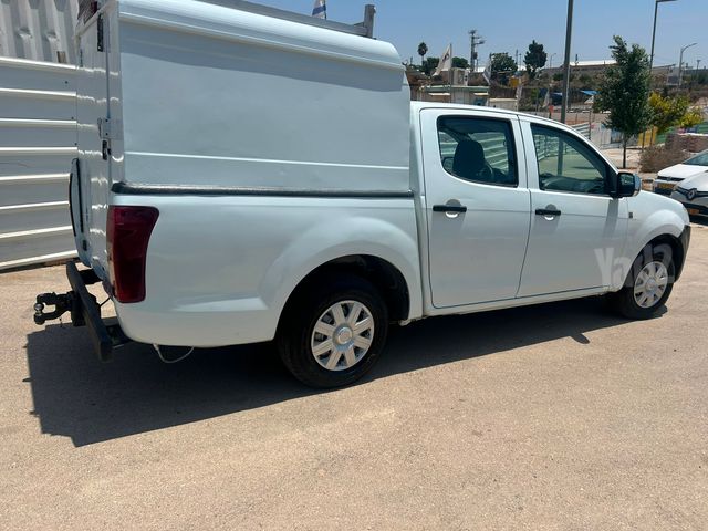 איסוזו די-מקס