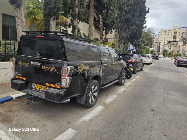 איסוזו די-מקס