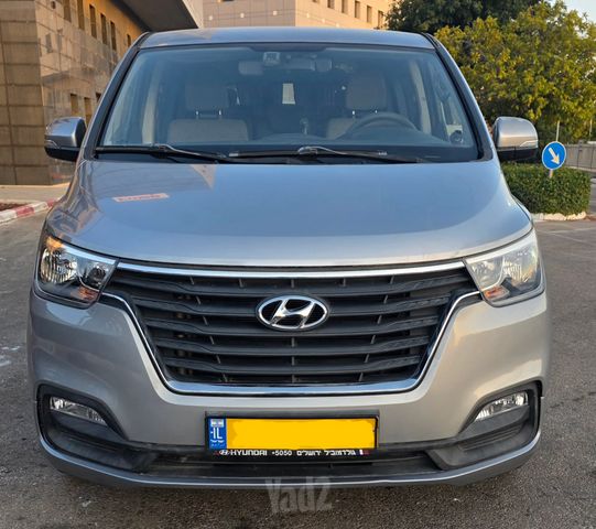 יונדאי H-1 / i800