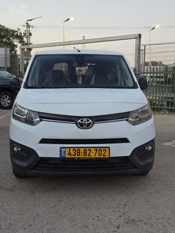 טויוטה פרואייס סיטי