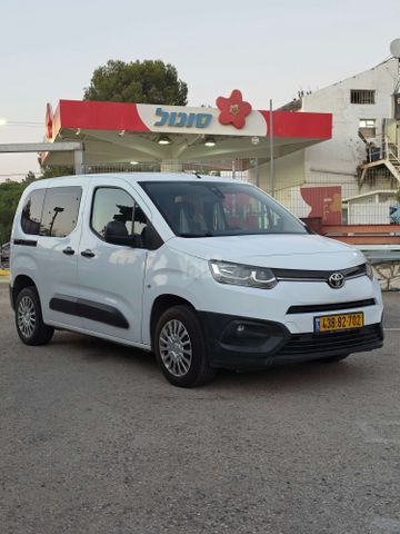 טויוטה פרואייס סיטי