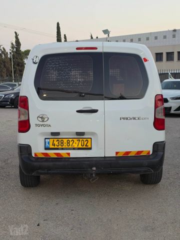 טויוטה פרואייס סיטי