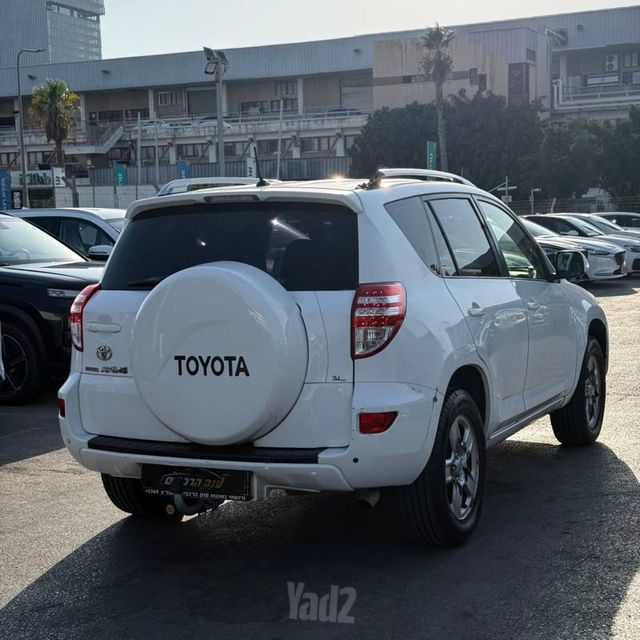 טויוטה RAV4