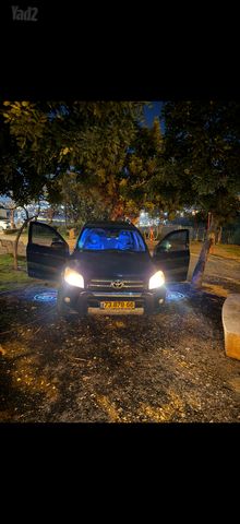 טויוטה RAV4