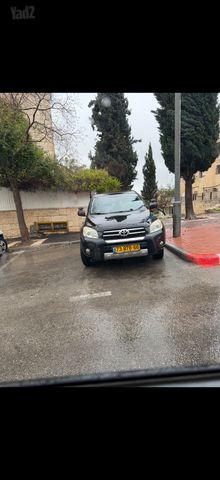 טויוטה RAV4