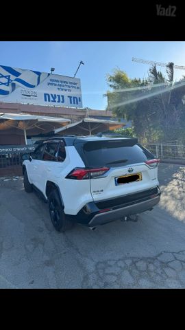 טויוטה RAV4