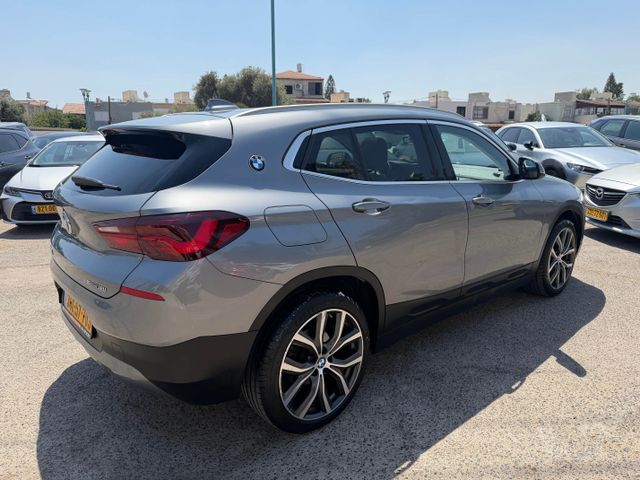 ב מ וו X2