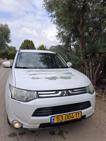 מיצובישי אאוטלנדר