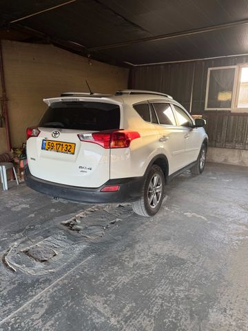 טויוטה RAV4