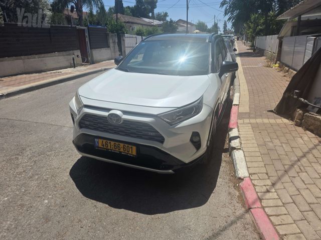 טויוטה RAV4
