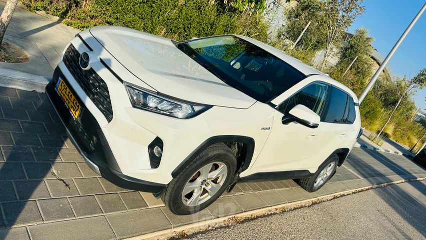 טויוטה RAV4