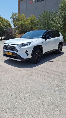 טויוטה RAV4