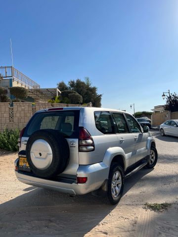 טויוטה לנד קרוזר
