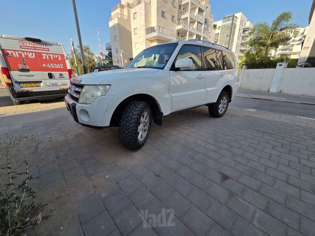 מודעת רכב מיצובישי פג'רו
