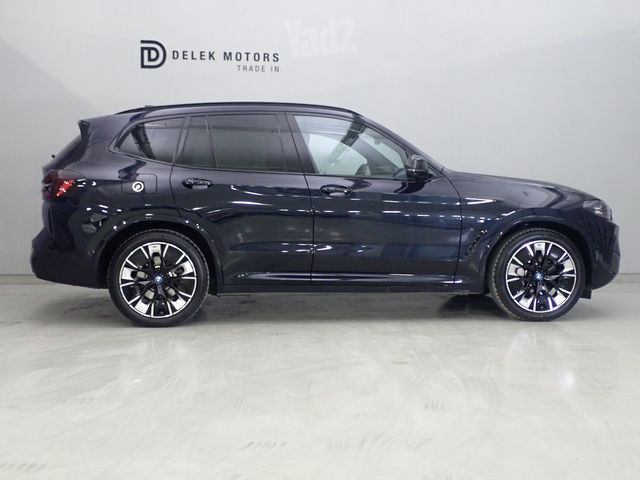 ב מ וו iX3