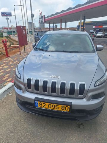 מודעת רכב ג'יפ צ'ירוקי