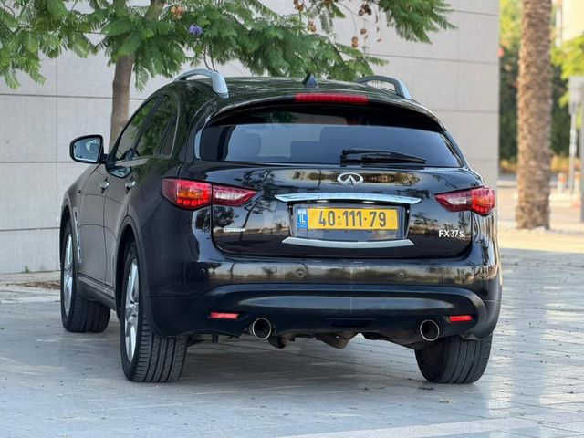 אינפיניטי FX37