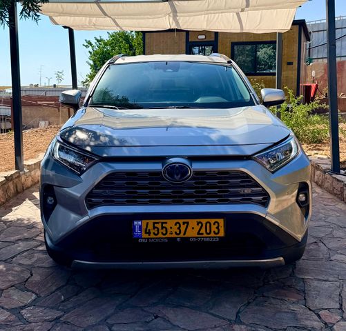 טויוטה RAV4