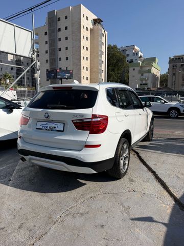 ב מ וו X3