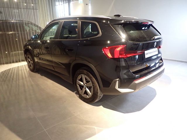 ב מ וו X1