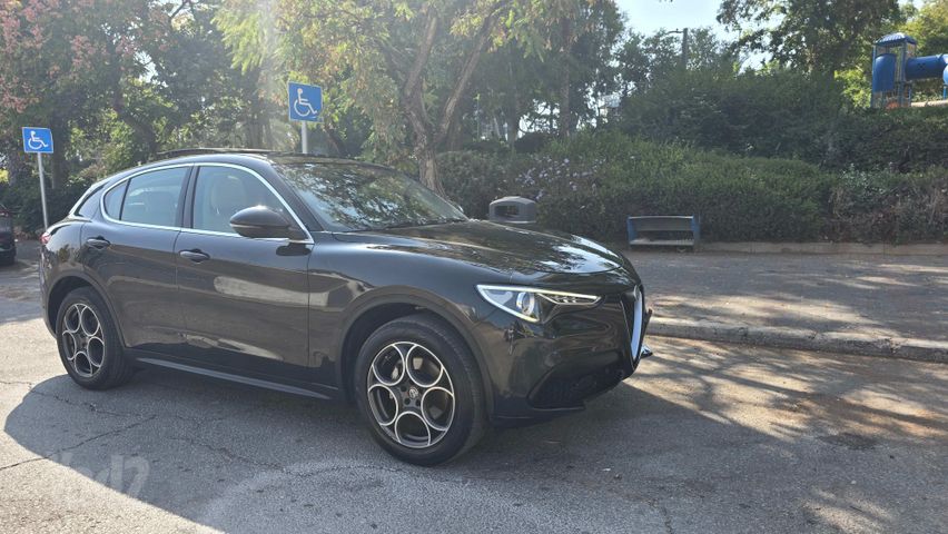 אלפא רומיאו סטלביו