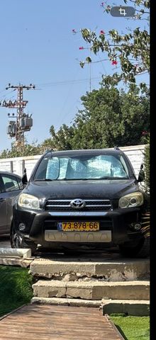 טויוטה RAV4
