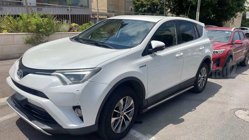 מודעת רכב טויוטה RAV4