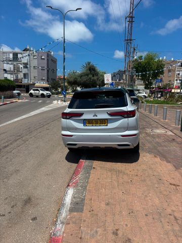 מיצובישי אאוטלנדר