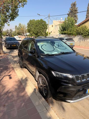 מודעת רכב ג'יפ קומפאס