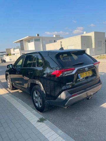 מודעת רכב טויוטה RAV4