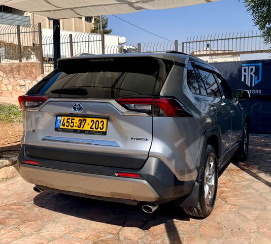 טויוטה RAV4
