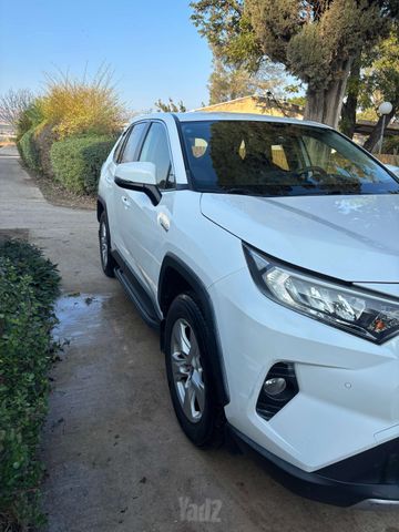 מודעת רכב טויוטה RAV4
