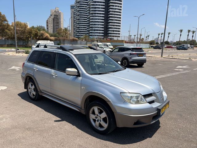 מיצובישי אאוטלנדר