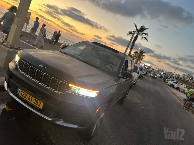 מודעת רכב ג'יפ גרנד צ'ירוקי